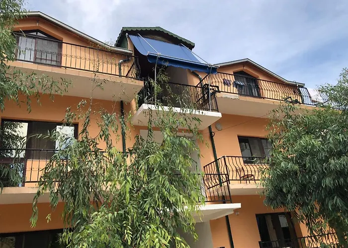 Hotel Gjinaj