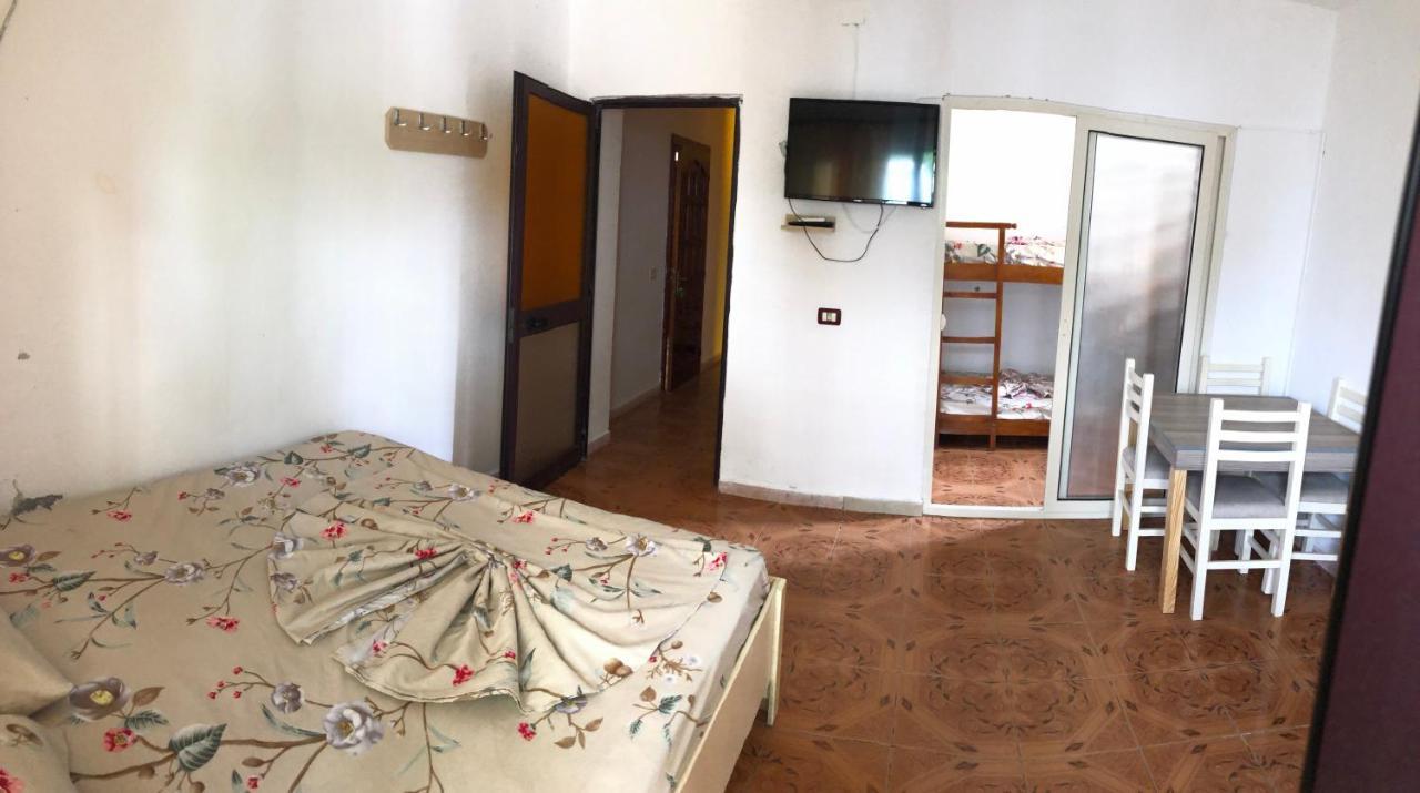 Hotel Gjinaj 3*